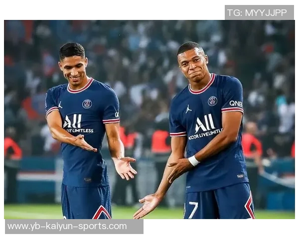 阿什拉夫上半场双响助巴黎领先两球展现边后卫实力