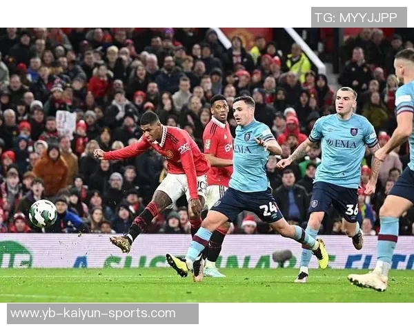 阿贾克斯冬窗目标哈特曼与伯恩利首次接触已展开谈判