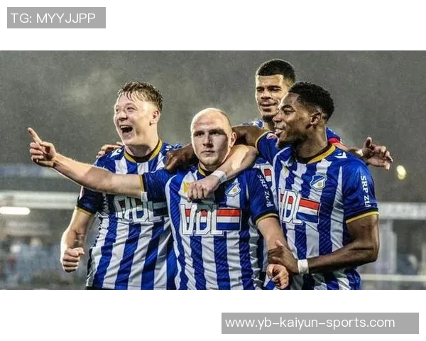 埃因霍温逆转战胜对手豪取11连胜领跑荷甲领先优势扩大至12分